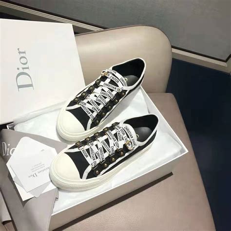 dior female shoes.